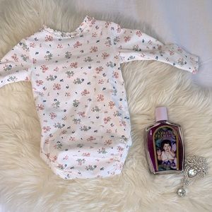 🍼🌸 VINTAGE style baby girl onesie 🎀